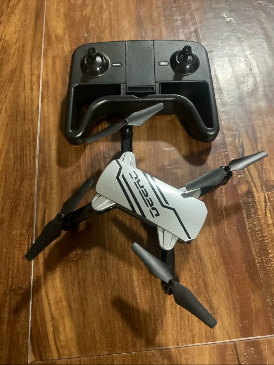 DEERC Drone with Remote image indicator(2)