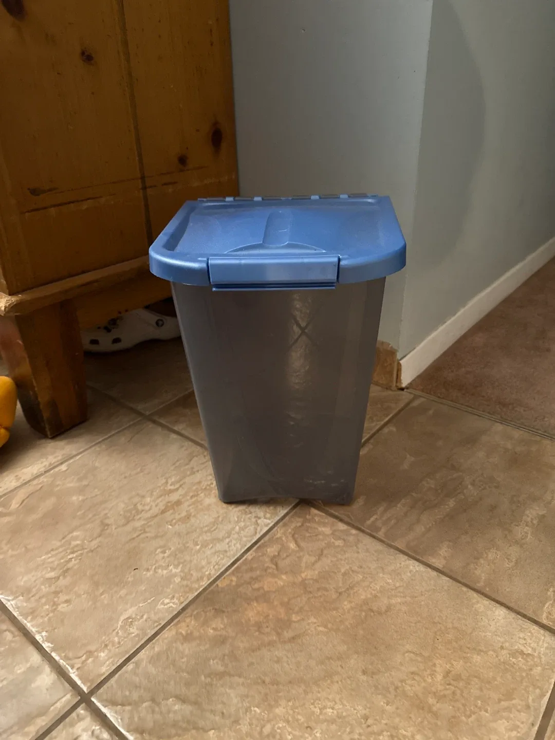 Blue & Grey Plastic Storage Bin 🧡