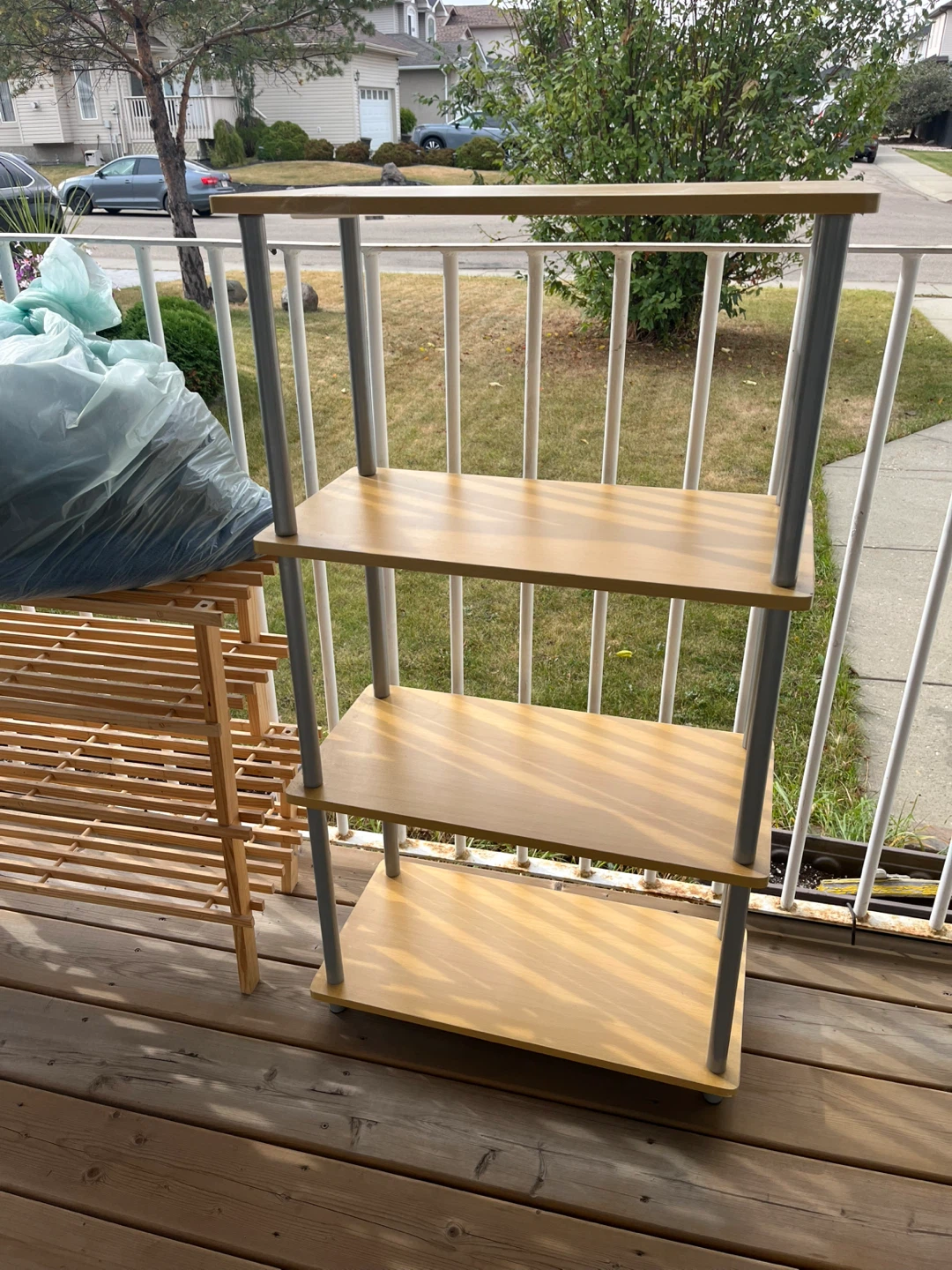 Free clothes and shelves - photo 2