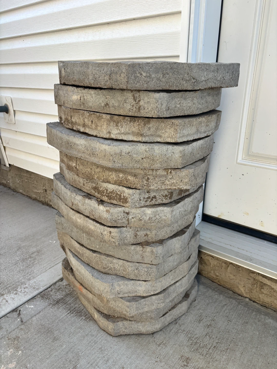 Concrete Stepping Stones - 18 Pieces - photo 2