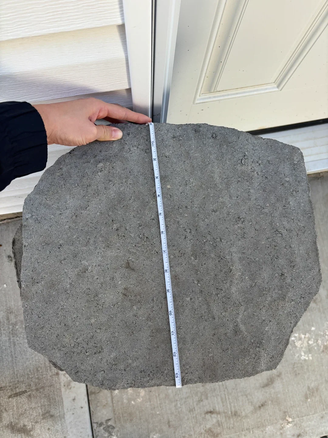 Concrete Stepping Stones - 18 Pieces image indicator(3)