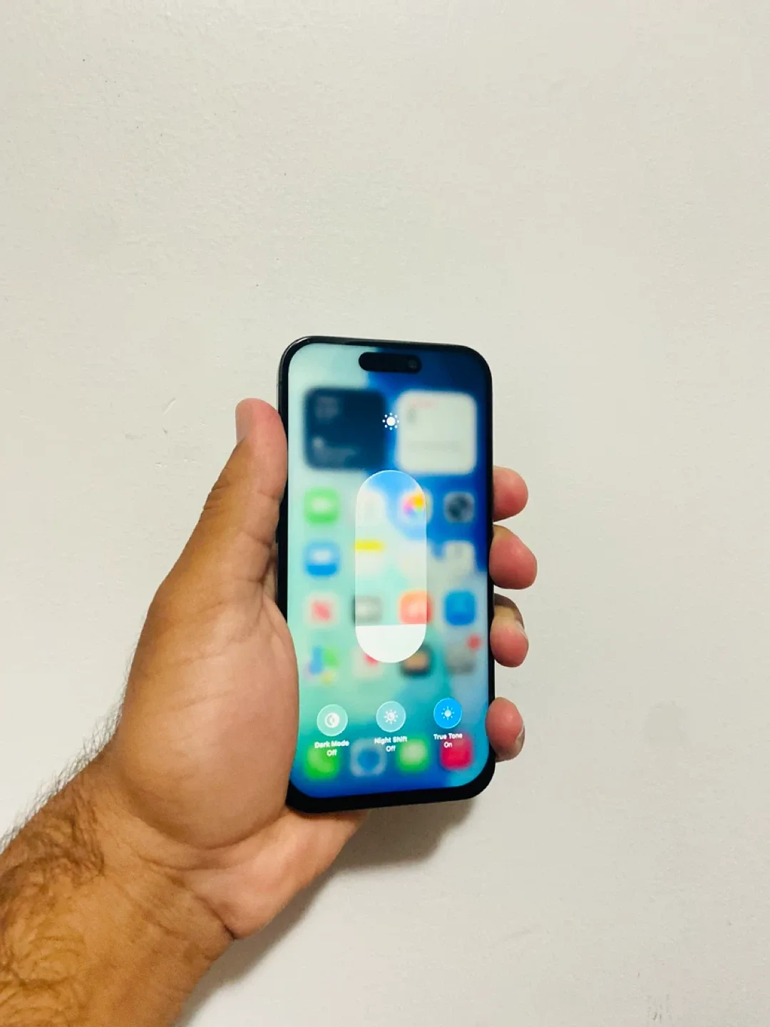 iPhone 15 Pro 128GB No Face ID - Like New! image indicator(3)