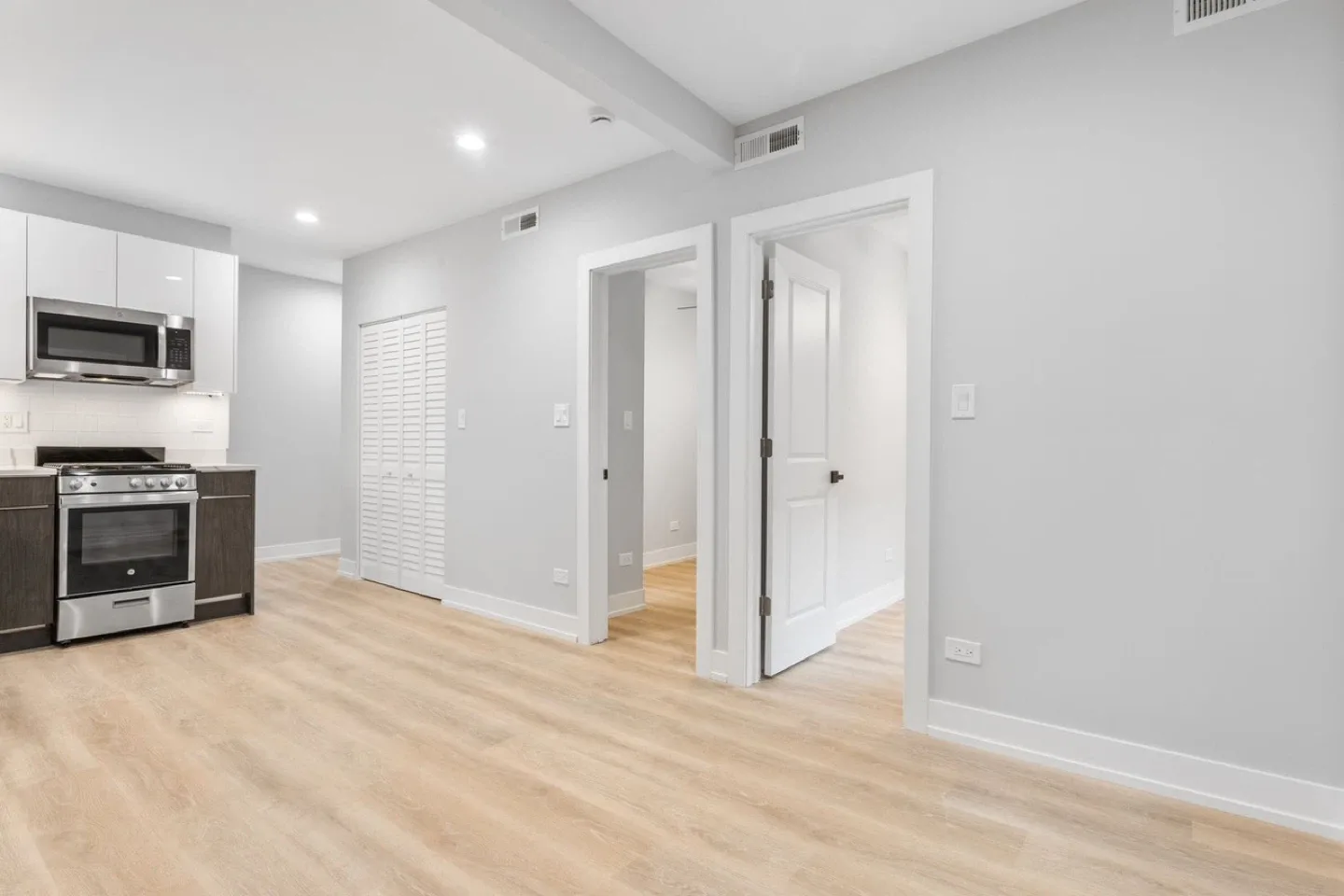 Room for rent image indicator(3)