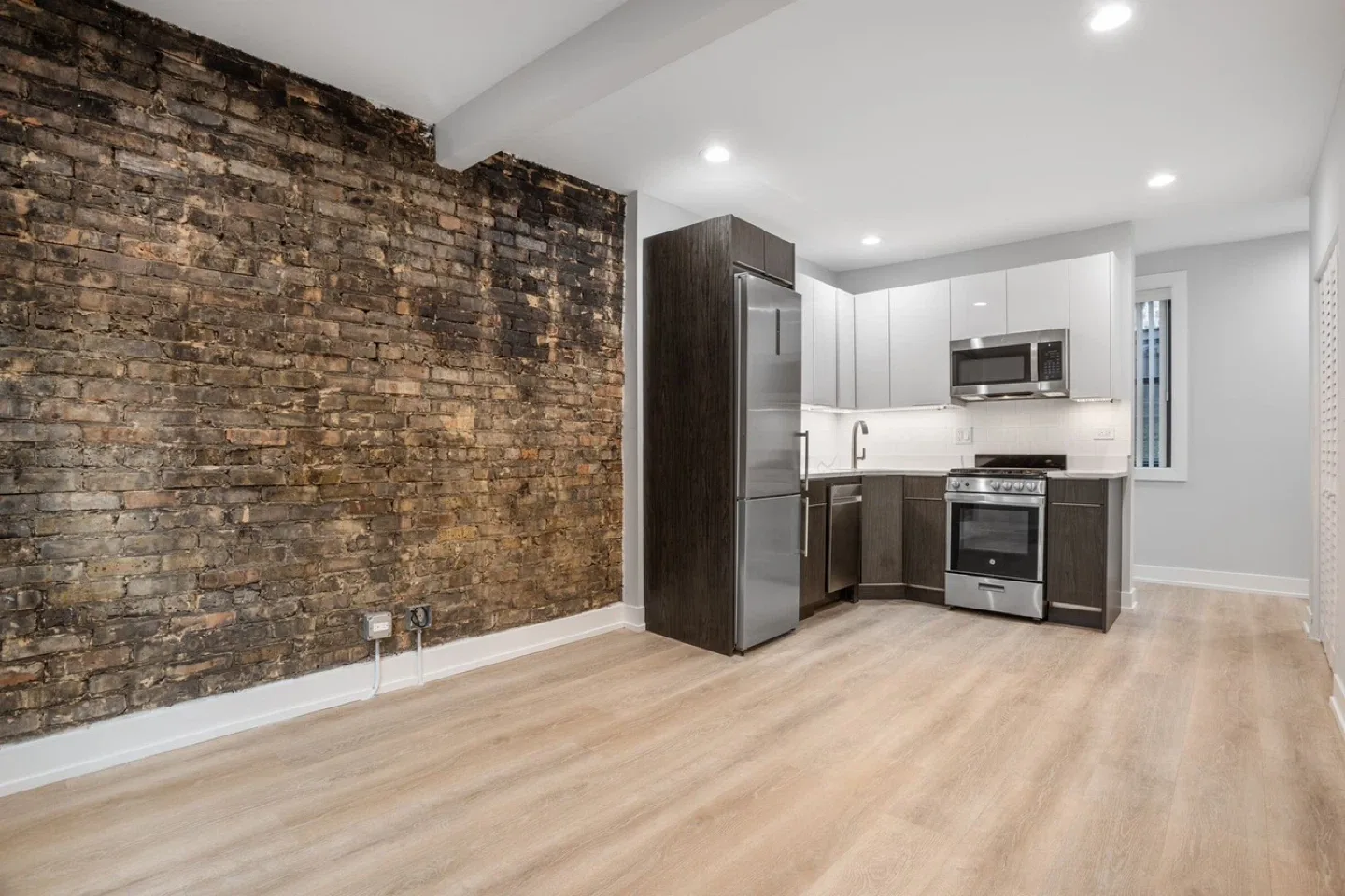 Room for rent image indicator(6)