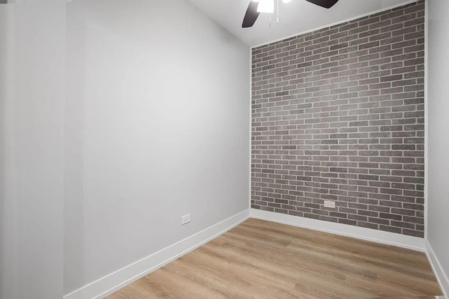 Room for rent image indicator(2)