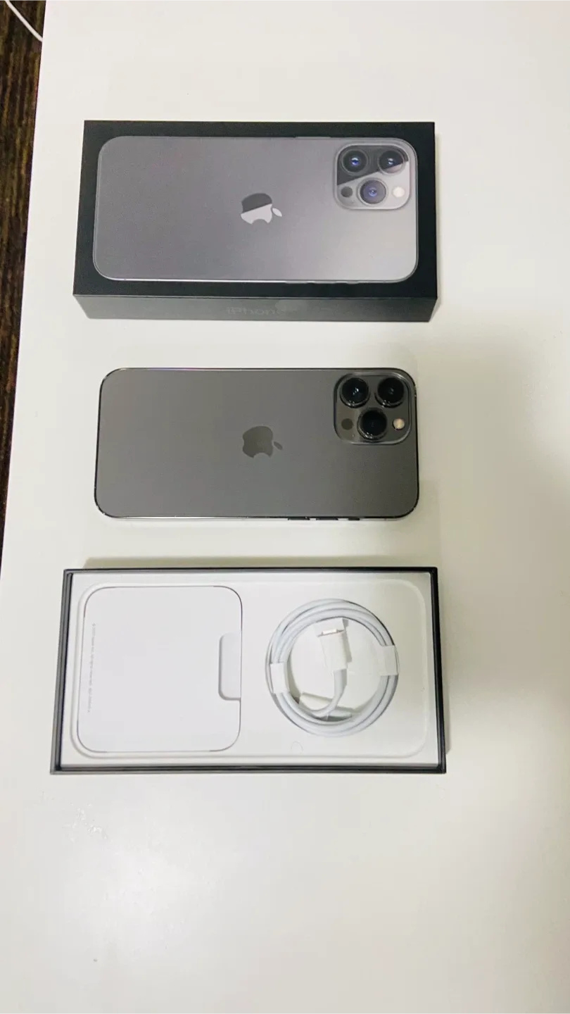 Apple iPhone 13 Pro Max - Graphite - Box Included image indicator(6)