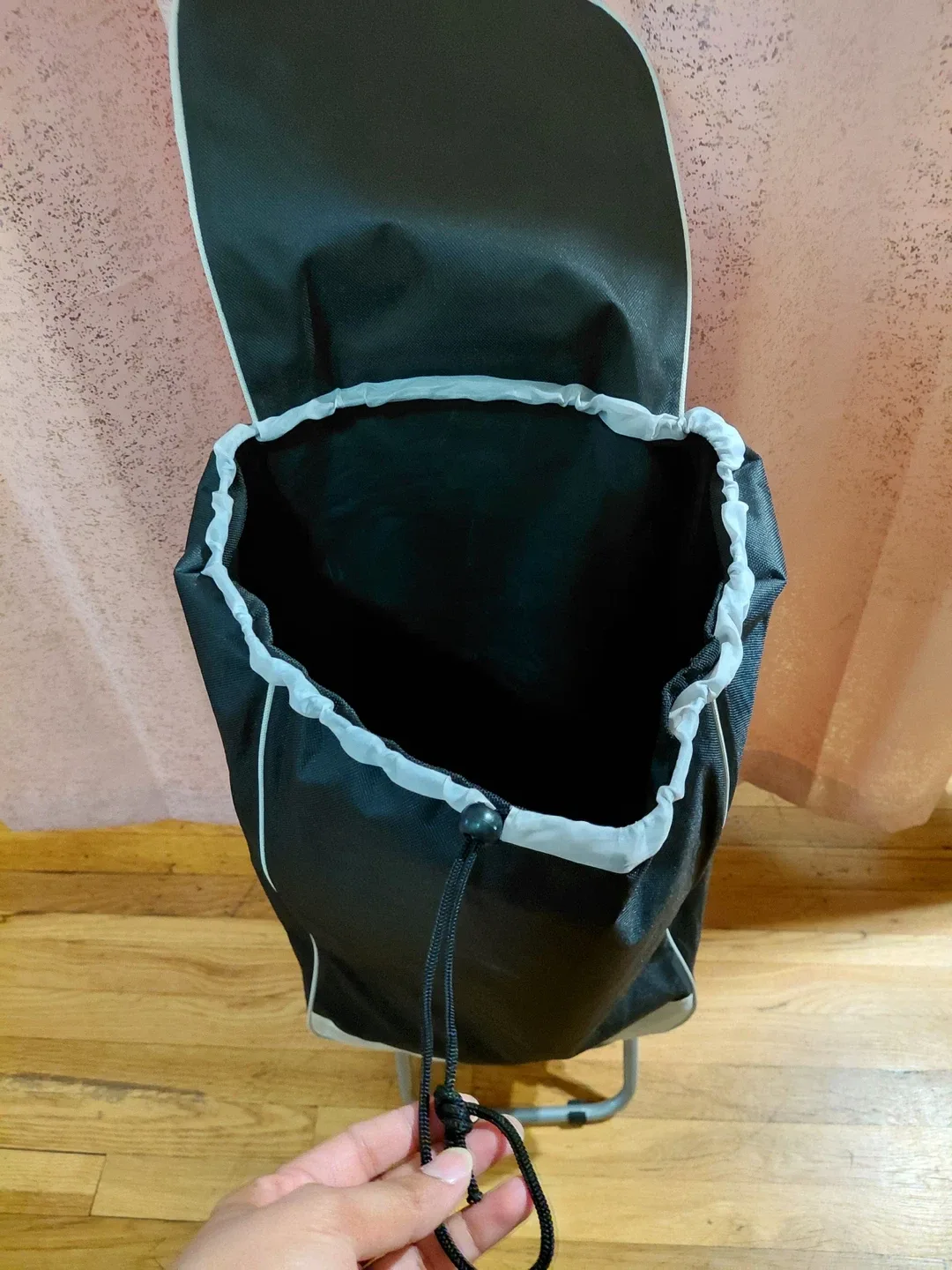 Rolling Shopping Cart - Black & White image indicator(5)