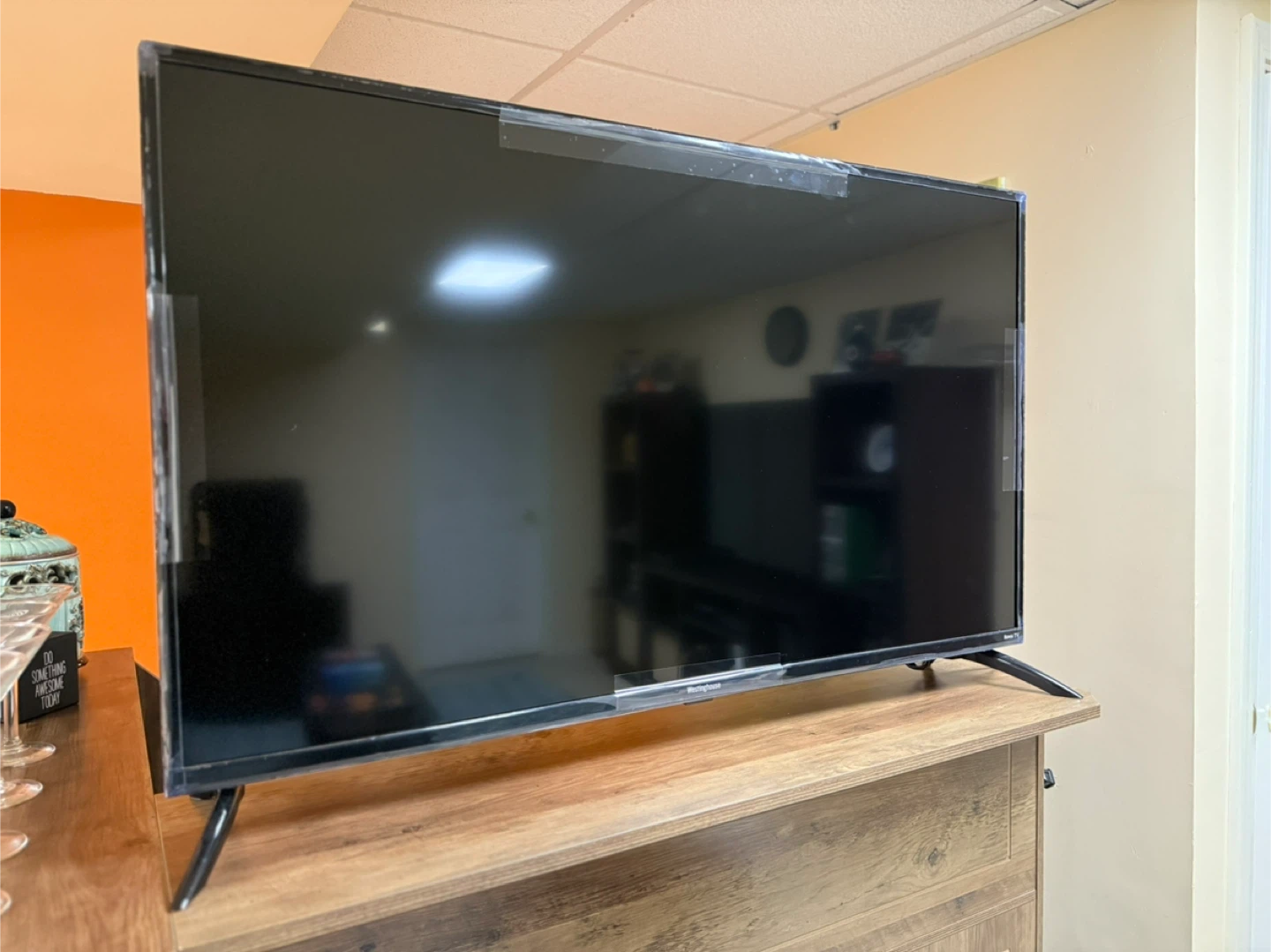 Westinghouse 43" LED TV - WR43UX4210
