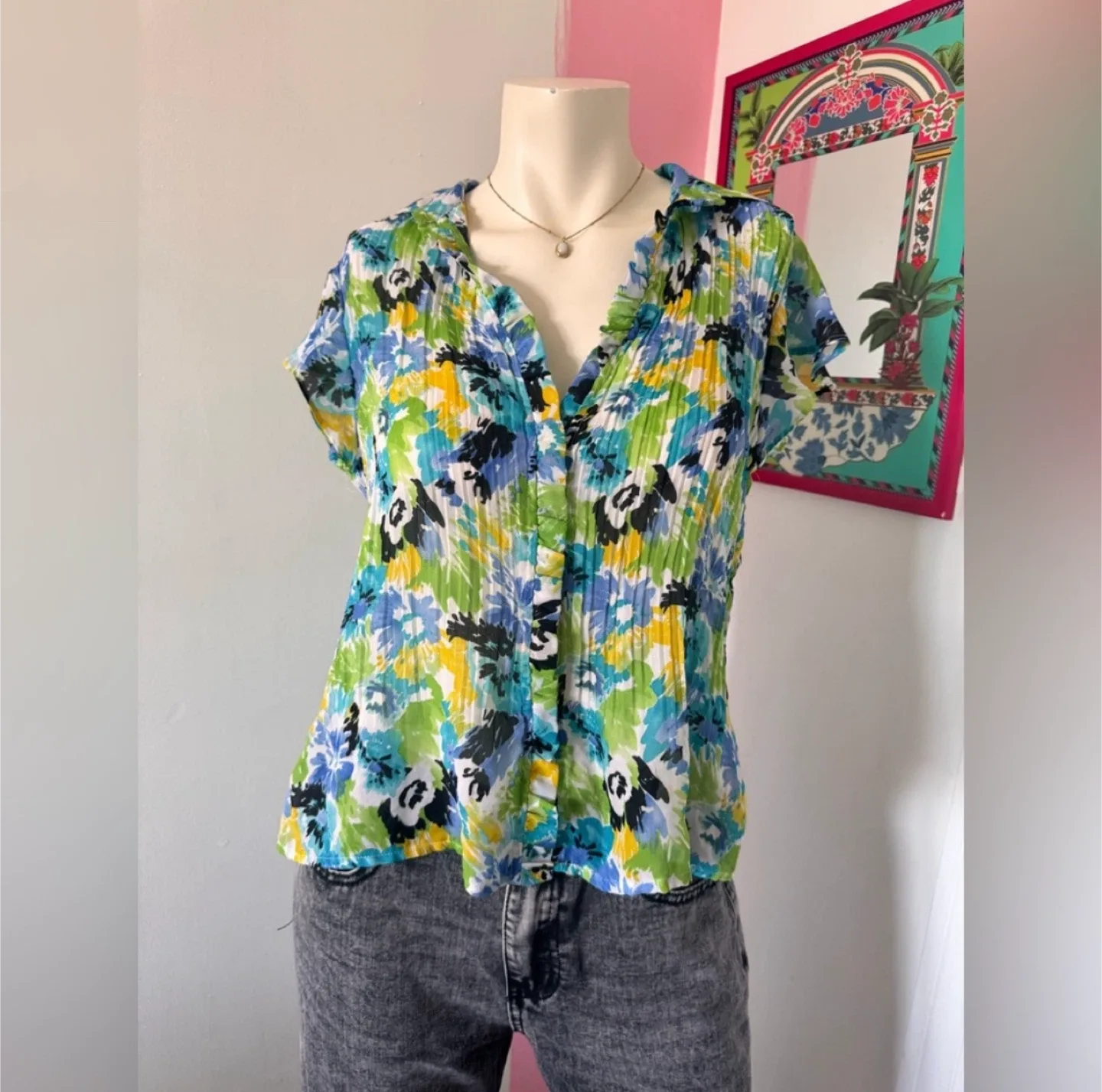 Cute floral blouse with ruffles blouse thumbnail