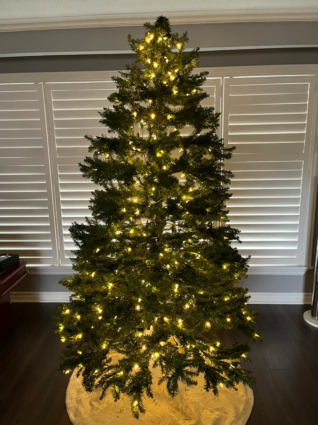 7 1/2 feet Christmas Tree with led lights - white or colour