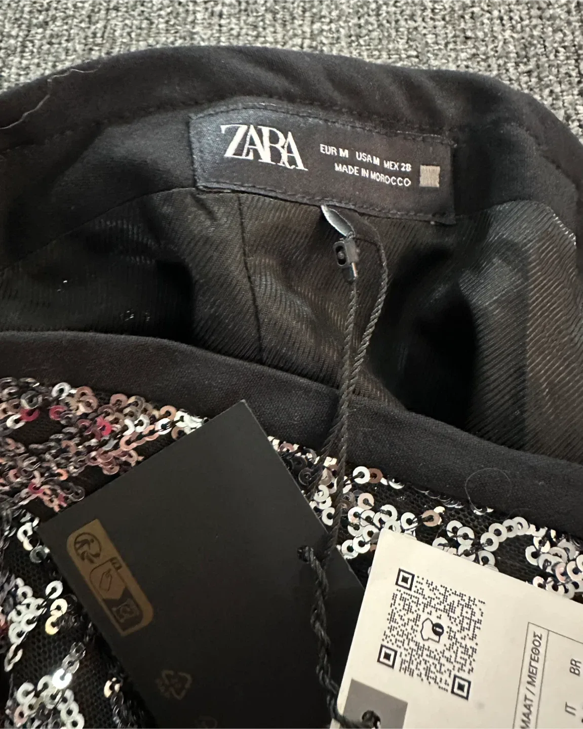 Zara Sequin Shorts - Size M image indicator(4)