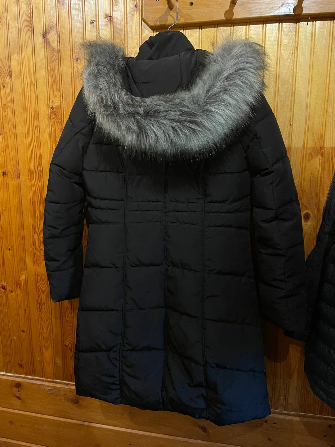 Laura Petites Black Puffer Coat XS image indicator(2)