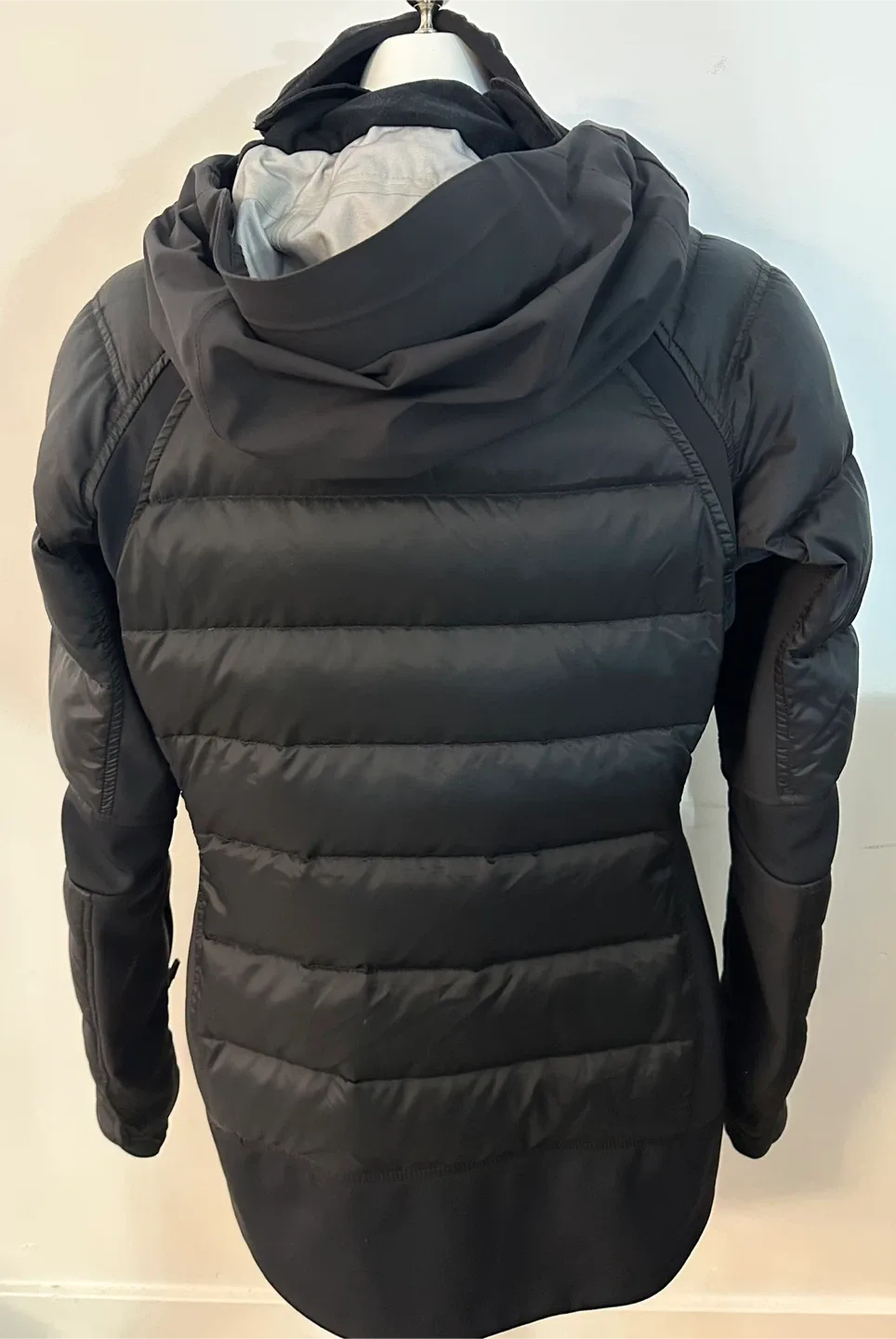 Canada Goose Hybridge Sutton Coat - Black, size small image indicator(10)