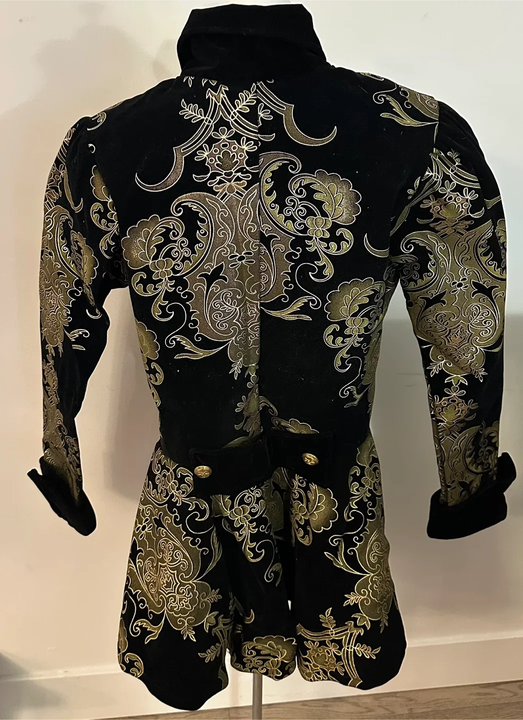 Charades Elegant Pirate Lady Costume - Size Large image indicator(4)