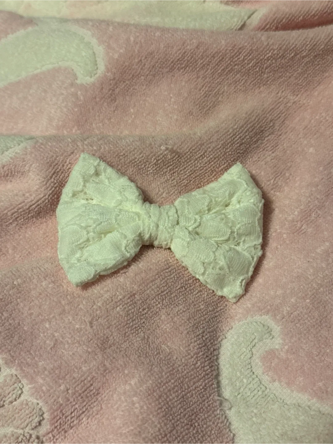 White Lace Bow Hair Clip thumbnail