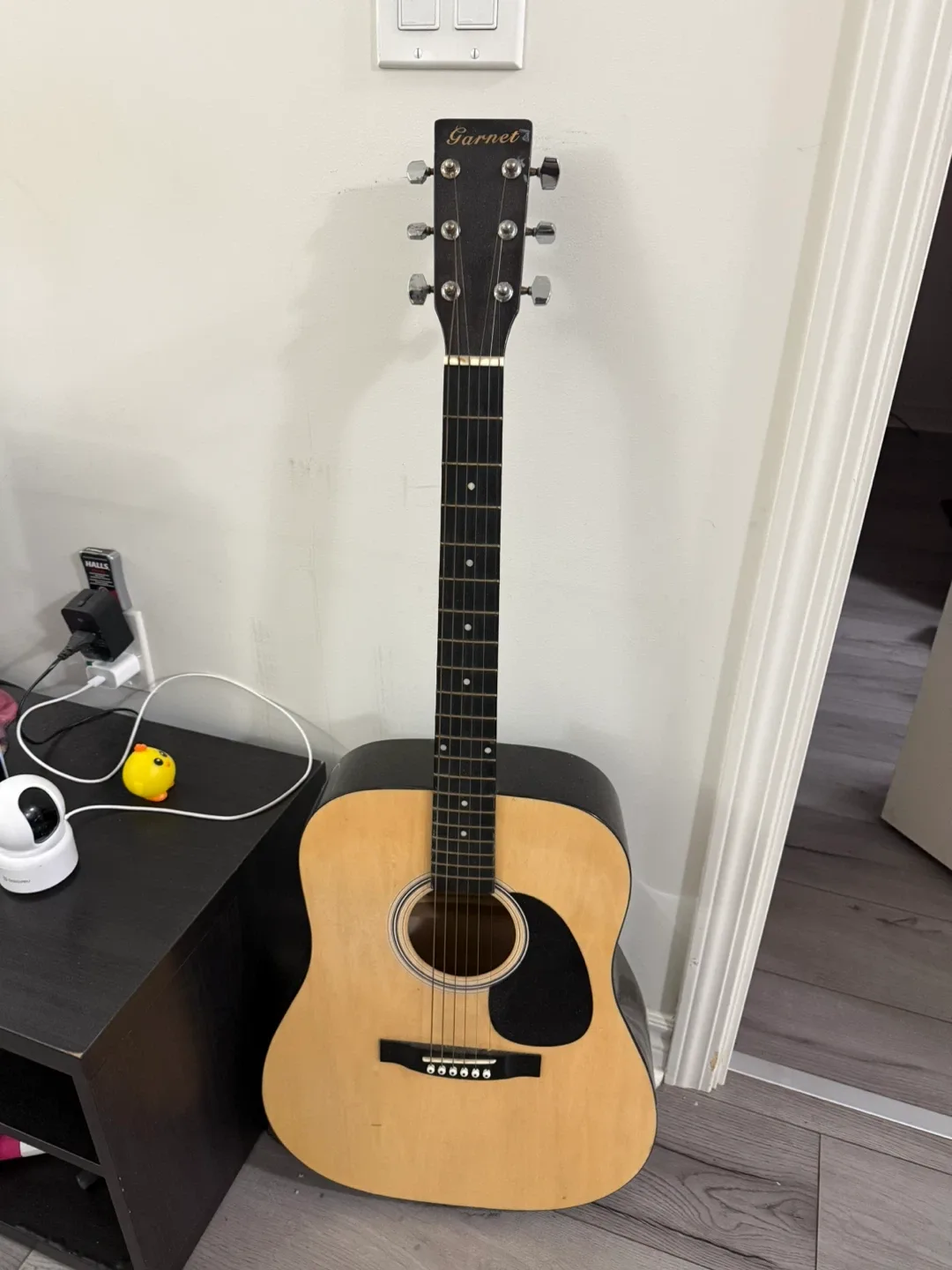 Garnet Acoustic Guitar image indicator(4)