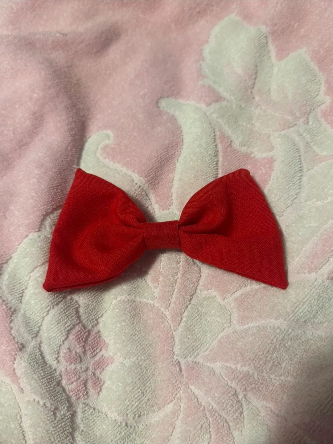 Red Bow Hair Clip thumbnail