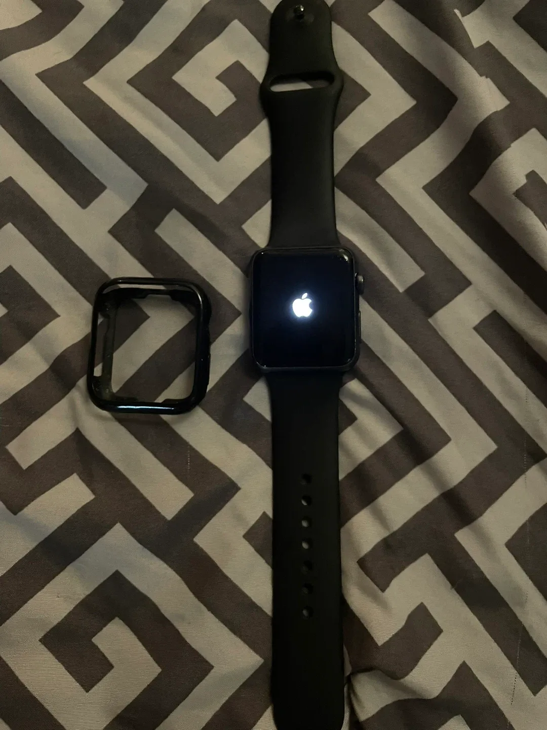 Apple Watch with Band and Case image indicator(2)