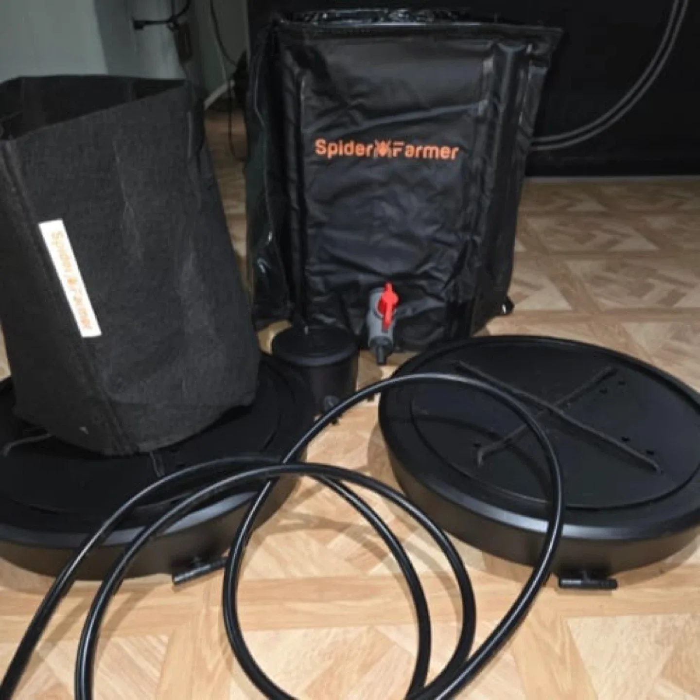 AC Infinity Grow Tent, Filter, and Spider Farmer Accessories image indicator(2)