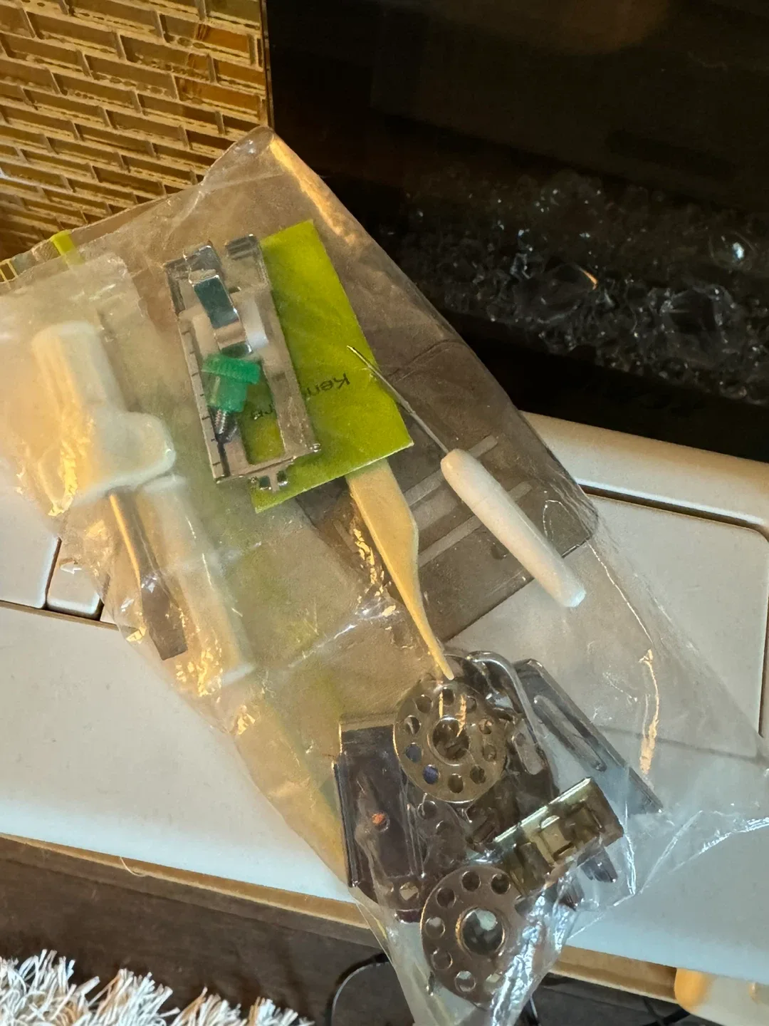 Kenmore 8 Sewing Machine with Box image indicator(2)