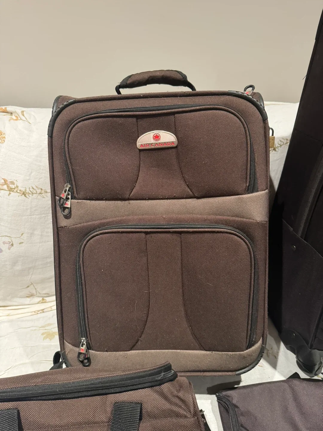 Cambridge & Air Canada Luggage Set - Brown image indicator(8)
