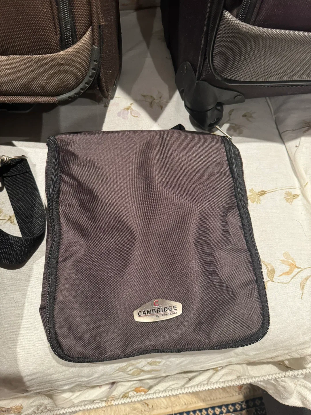 Cambridge & Air Canada Luggage Set - Brown image indicator(3)