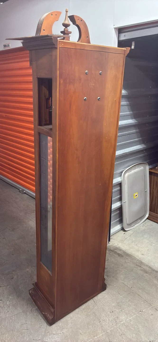 Grandfather Clock/ make is Tempus Fugit image indicator(2)