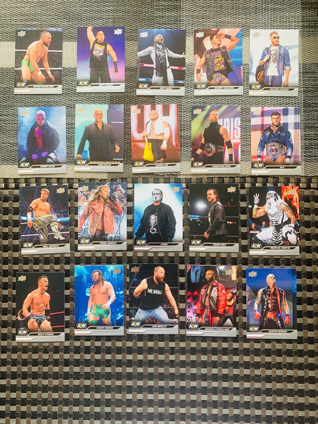 AEW over 100 loose trading upper deck cards image indicator(5)