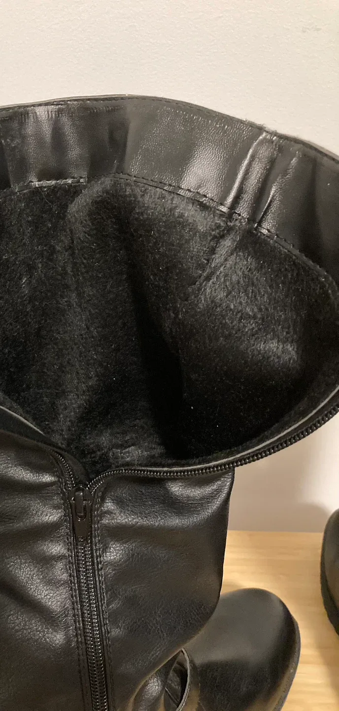 Brand New Black Boots image indicator(4)