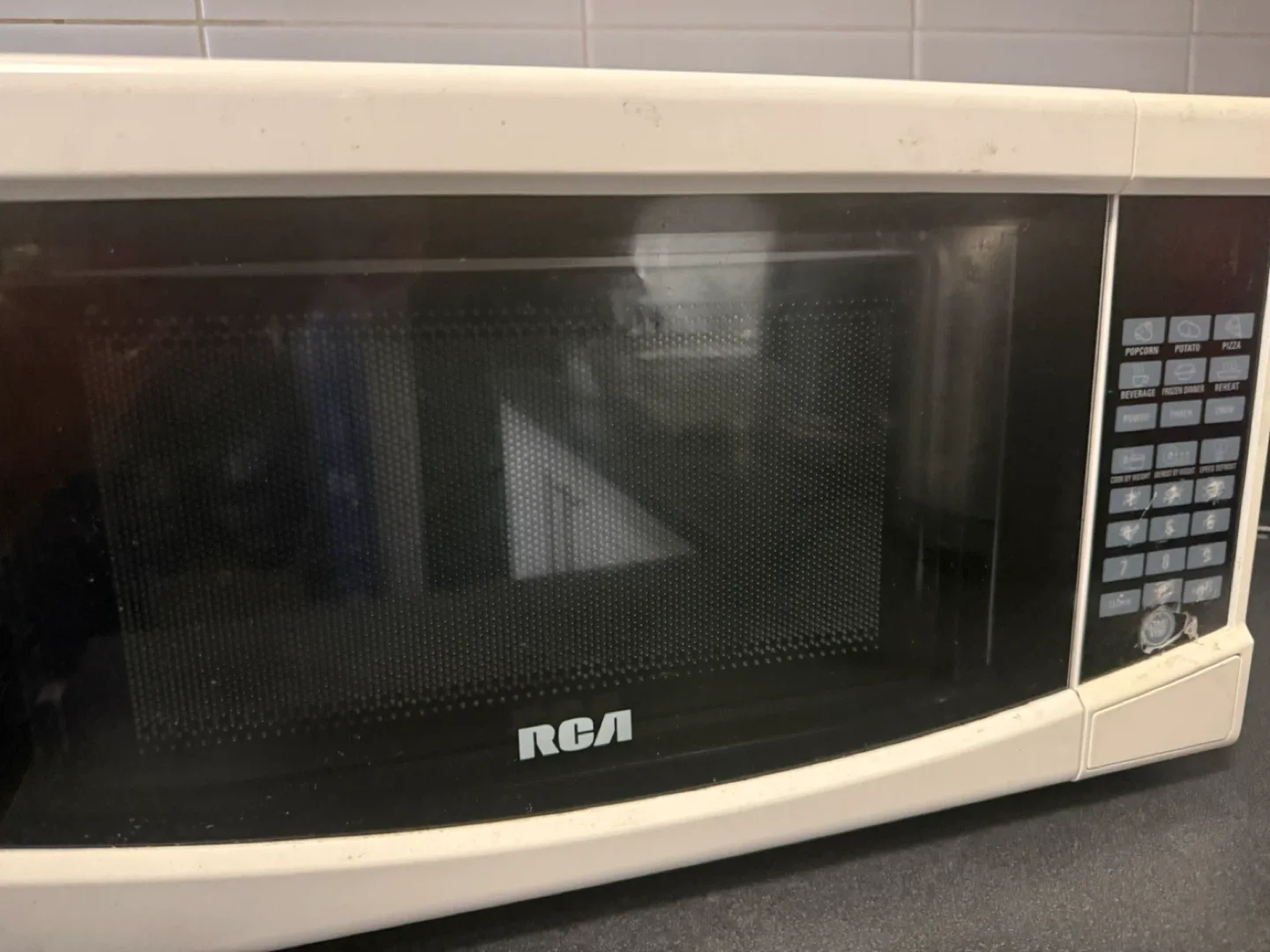 RCA Microwave - Great Condition image indicator(2)