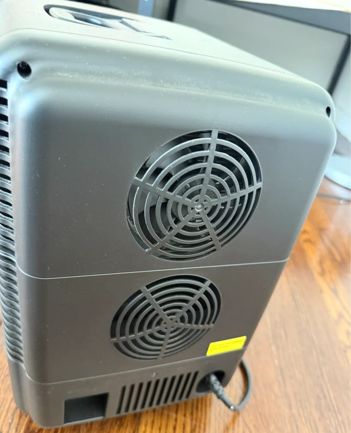 Frigidaire Portable Mini Fridge - Black image indicator(3)