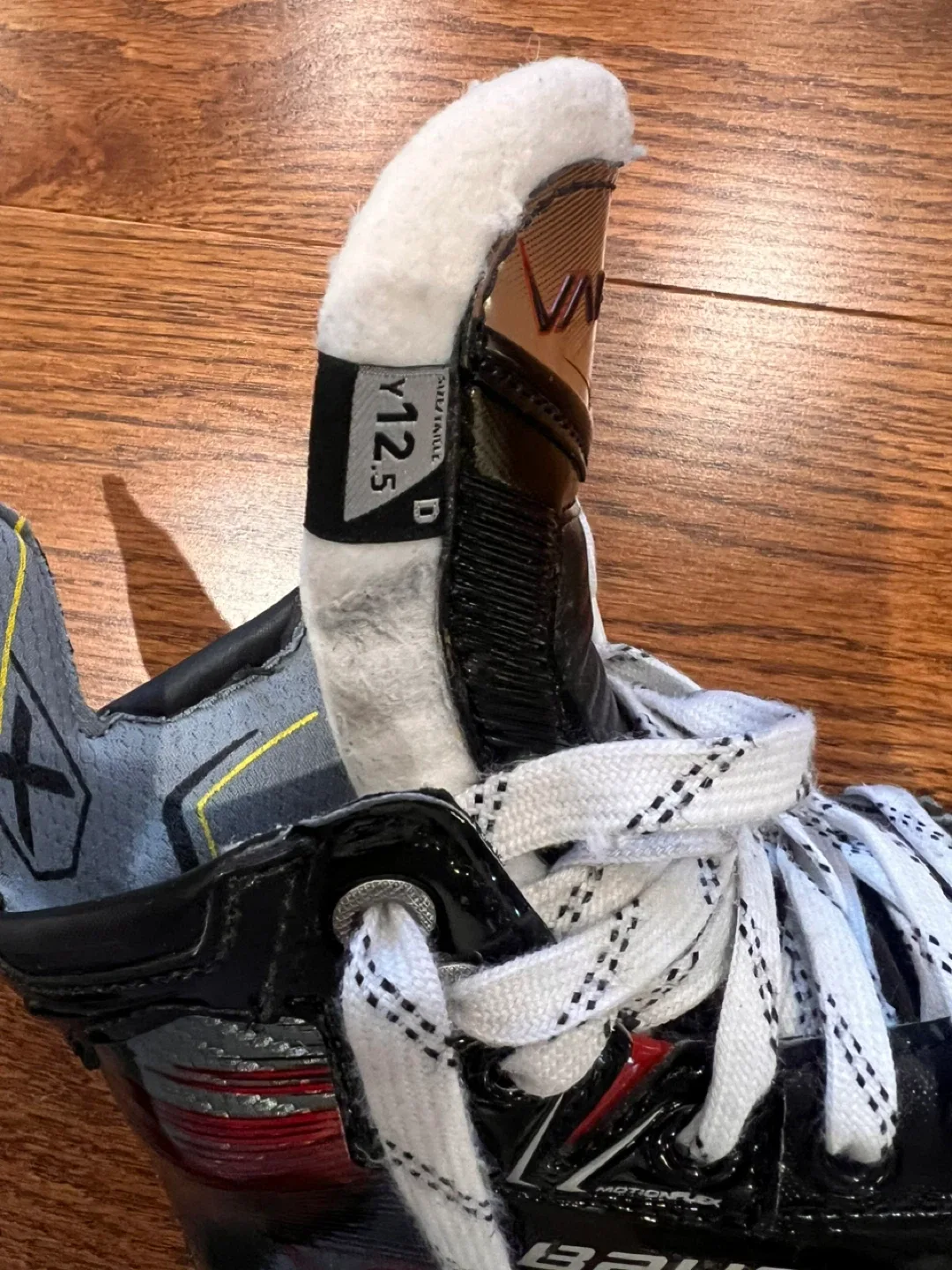 Skates 12.5 Bauer Vapor image indicator(2)