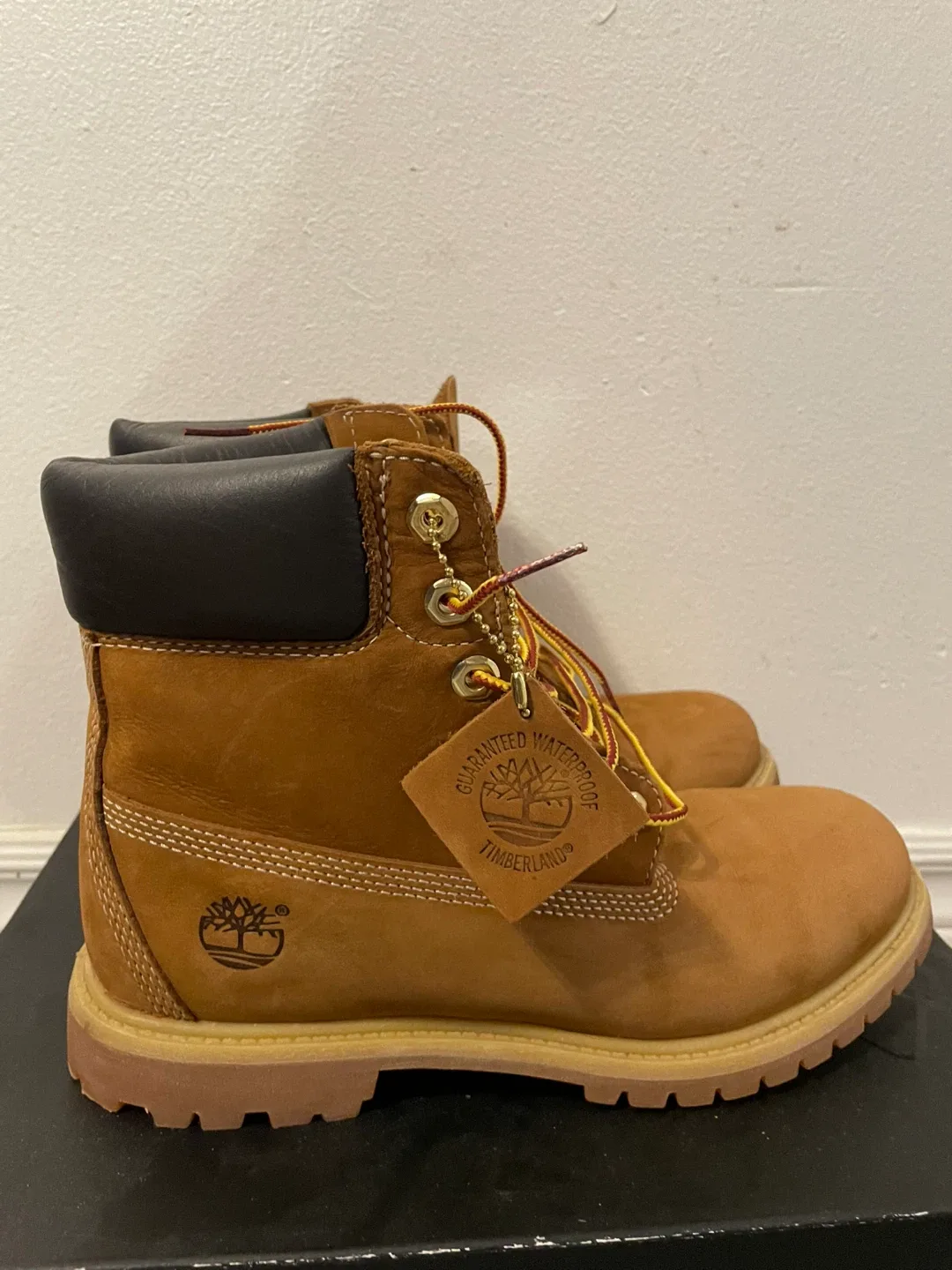 Timberland 6-Inch Premium Waterproof Boots - Size 8 image indicator(2)