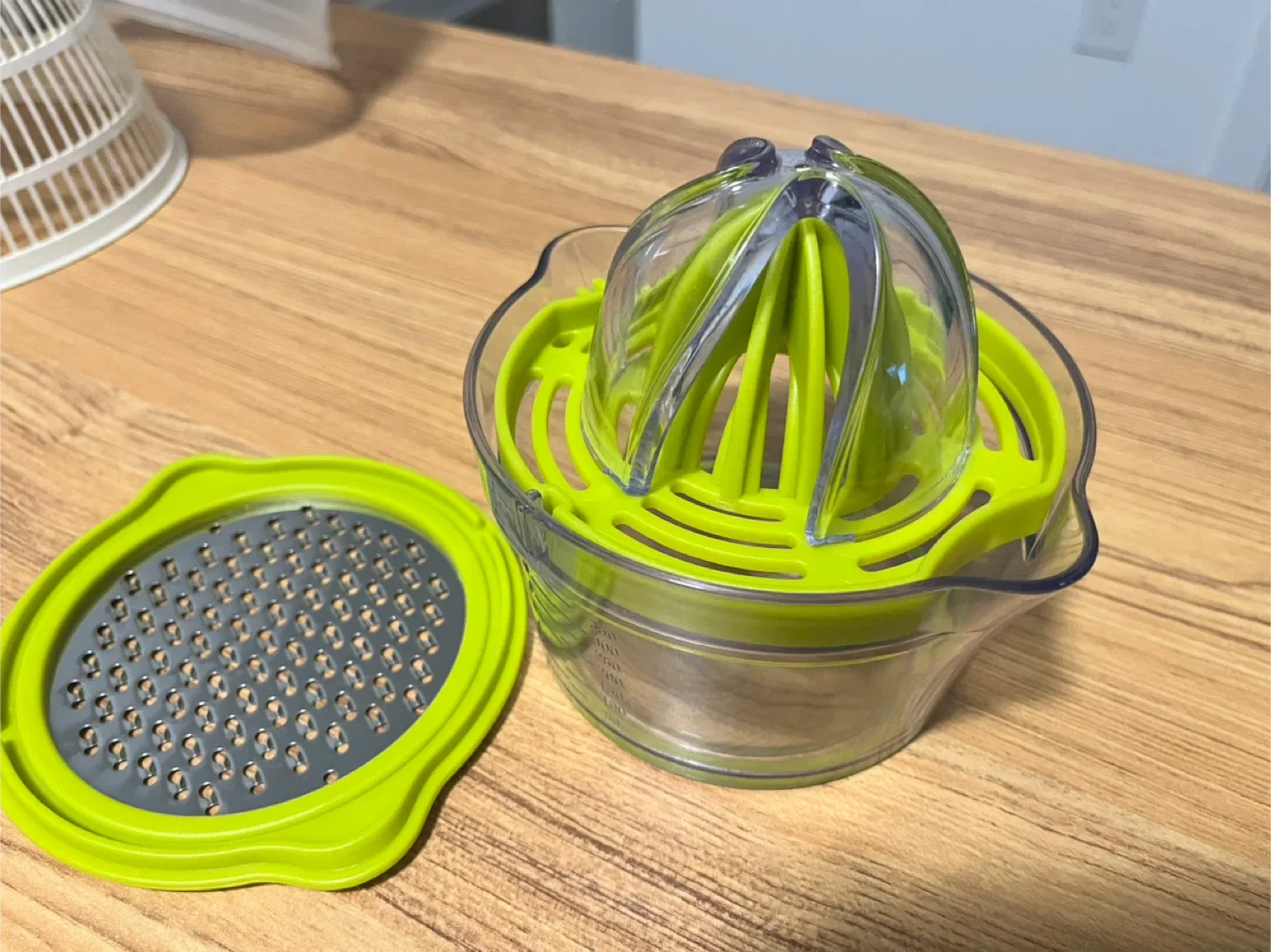 Orange Juicer, Green Multi-Purpose Grater image indicator(2)