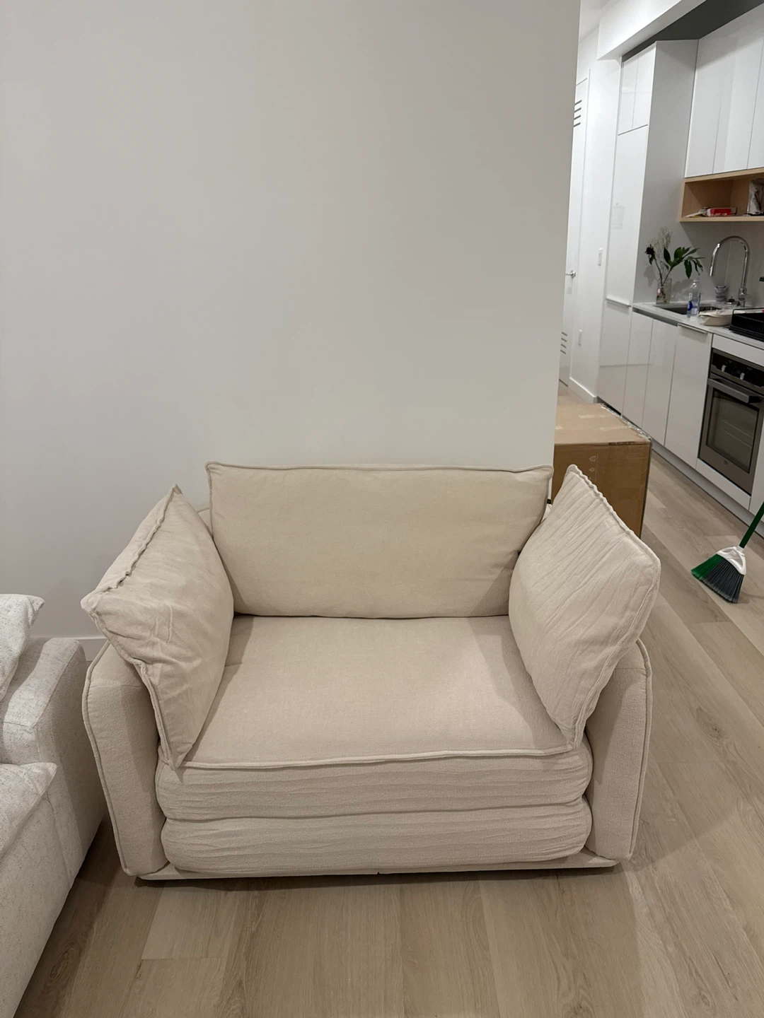 New Koala twin sleeper sofa and ottoman - photo 3