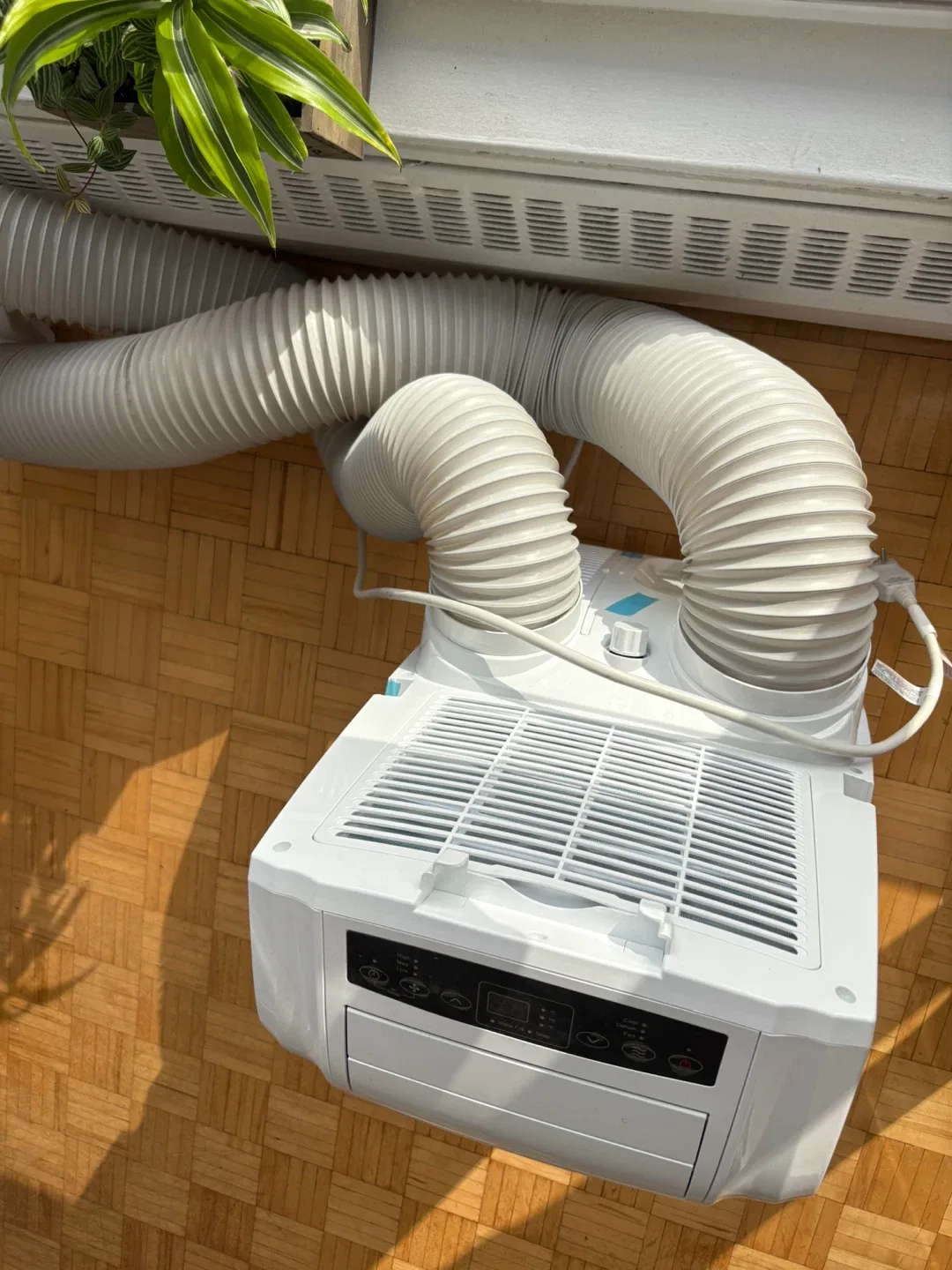 Costway 12000 BTU, Dual-Hose Portable Air Conditioner image indicator(2)