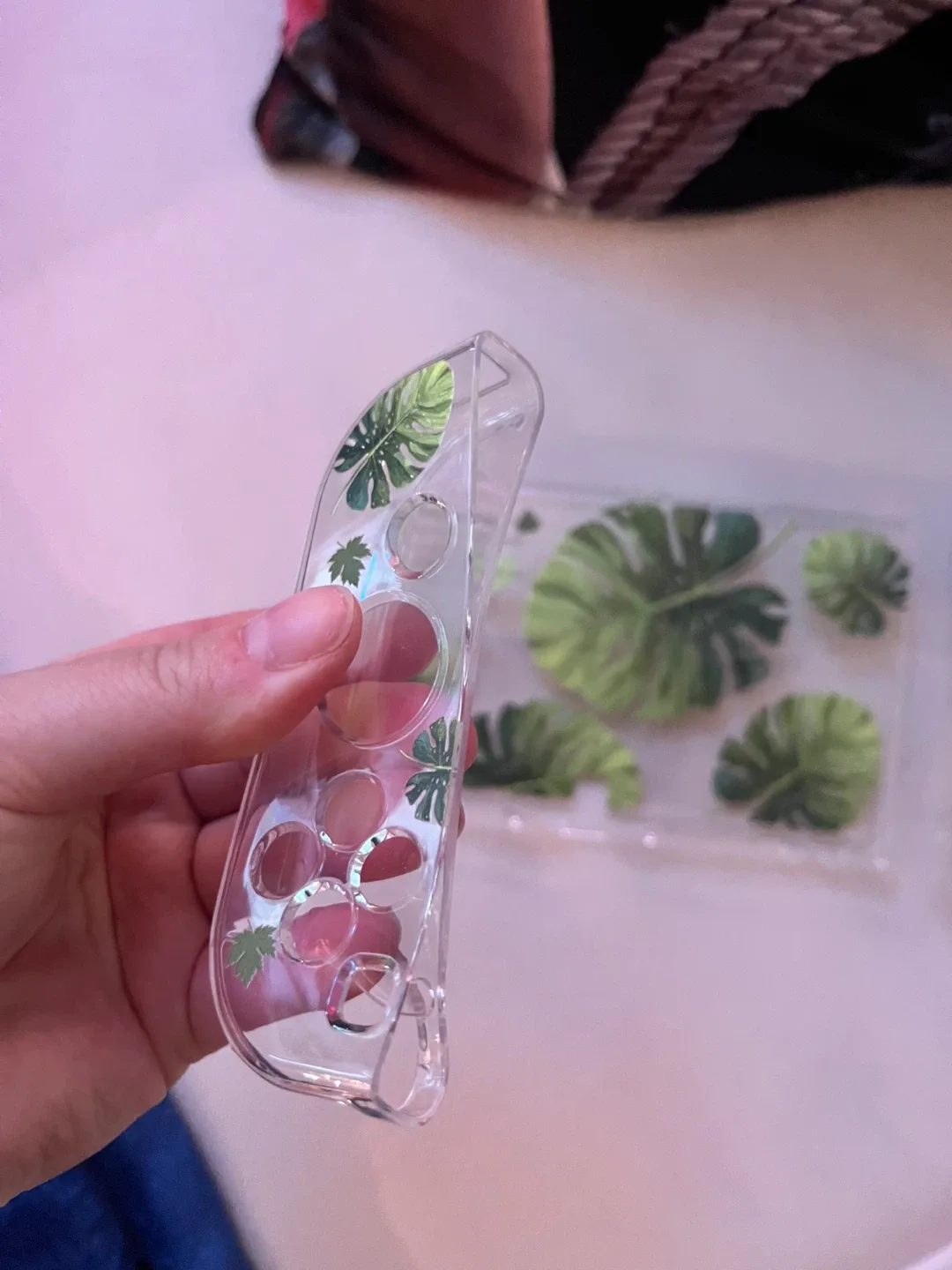 Nintendo Oled Switch Case - Green Leaf Design image indicator(2)