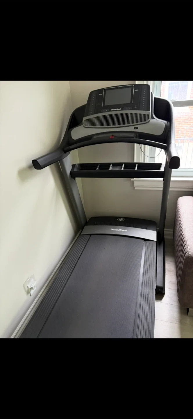 NordicTrack Commercial 1750 Treadmill image indicator(2)