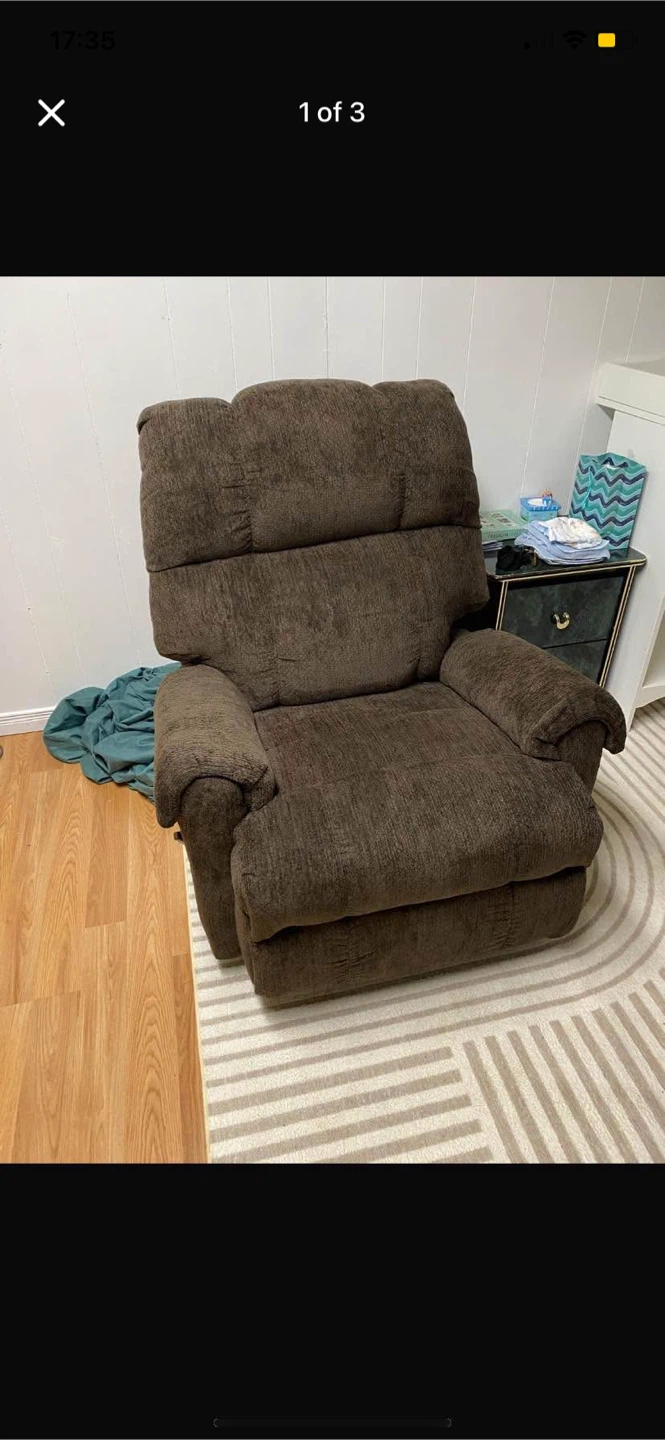 Rocking Recliner - Brand New Condition! - photo 4