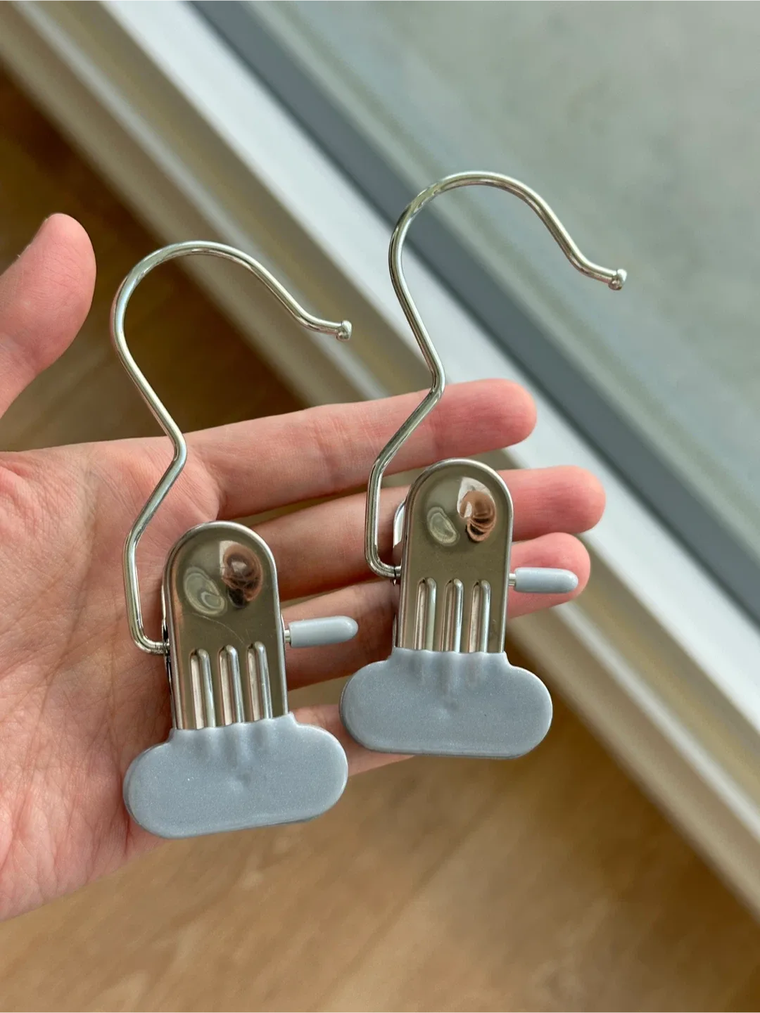 🧡 Japanese grey clothes hanger clips 22pcs image indicator(3)