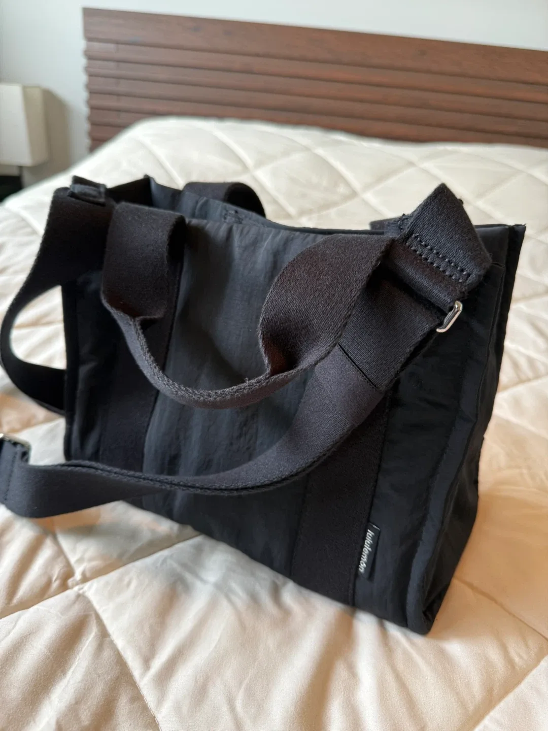 Lululemon Boxy Tote Bag/Purse 4.5 L image indicator(3)