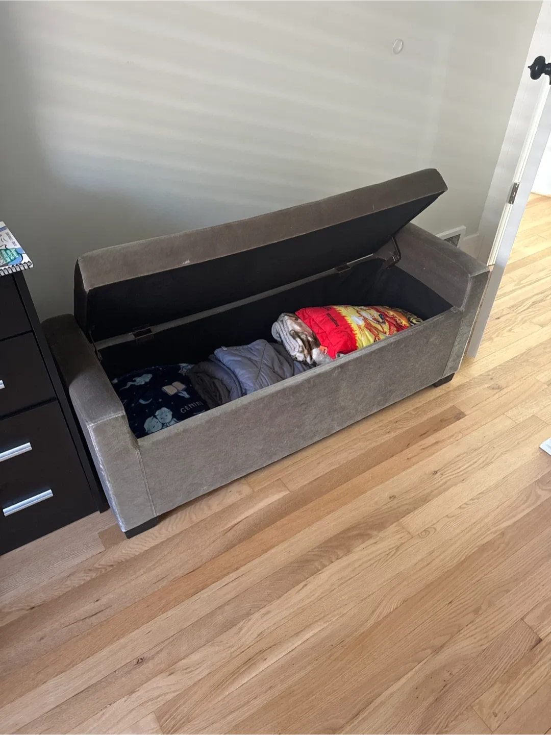 Storage Ottoman Bench image indicator(2)