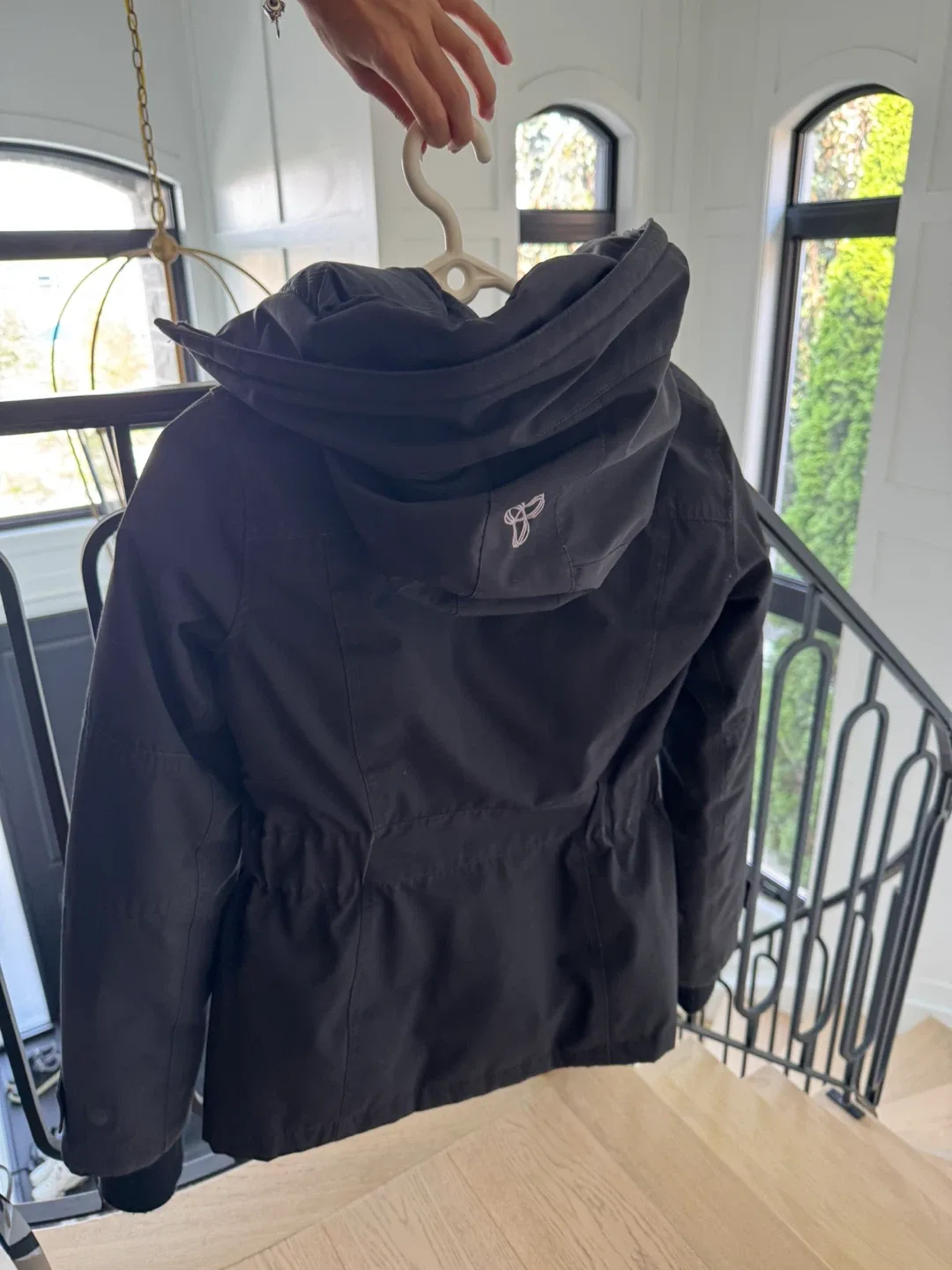 Aritzia TNA Larsen Parka - Size XS - Black image indicator(2)