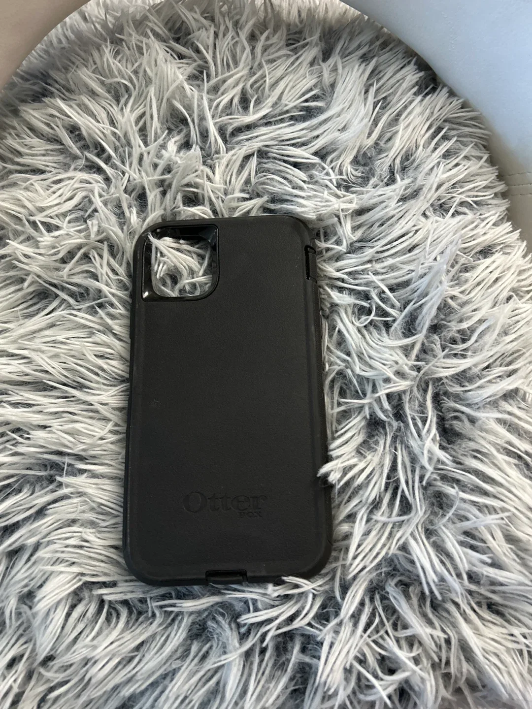 OtterBox iPhone Case - Black image indicator(2)