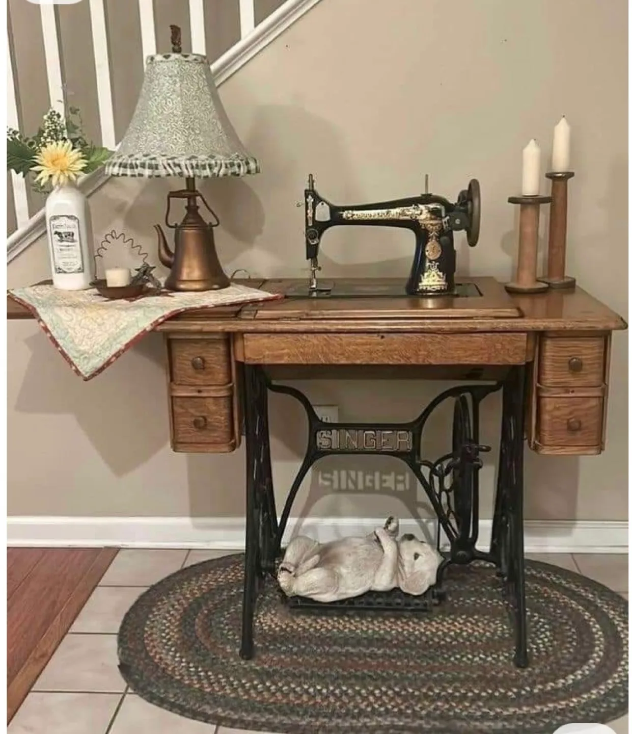 Antique Singer Sewing Machine image indicator(10)