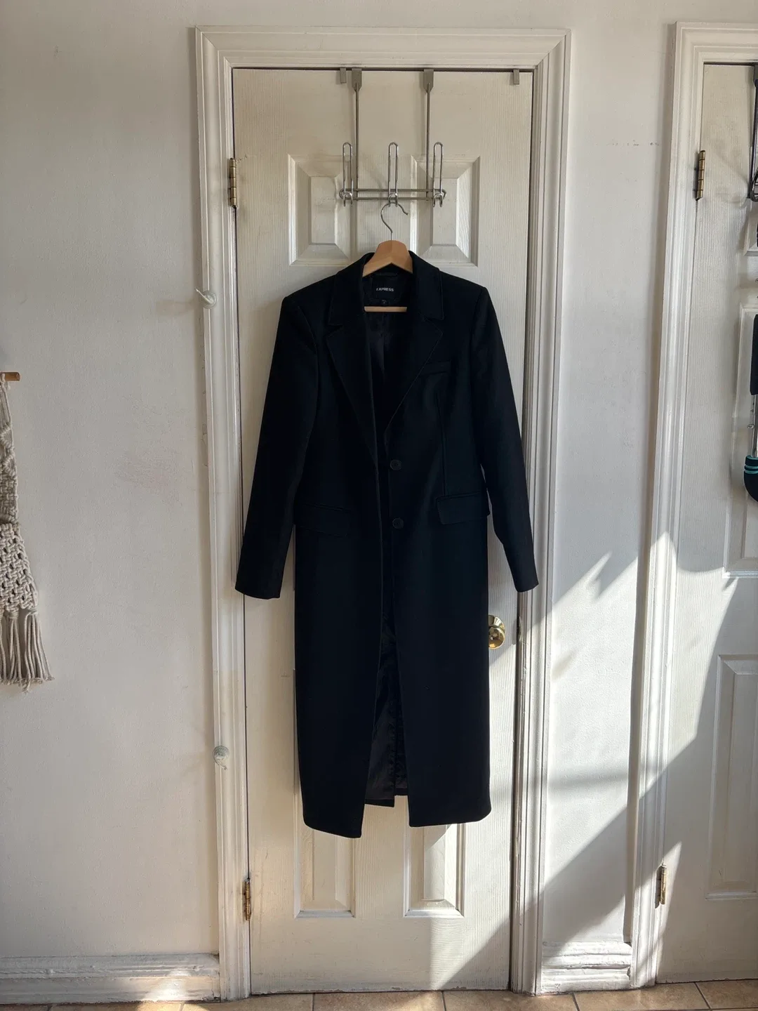 Express Black Blazer - Size 4 image indicator(2)