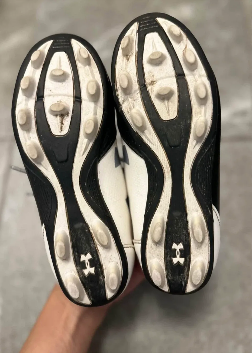 🧡 Under Armour Kids' Soccer Cleats, Size 13K image indicator(3)