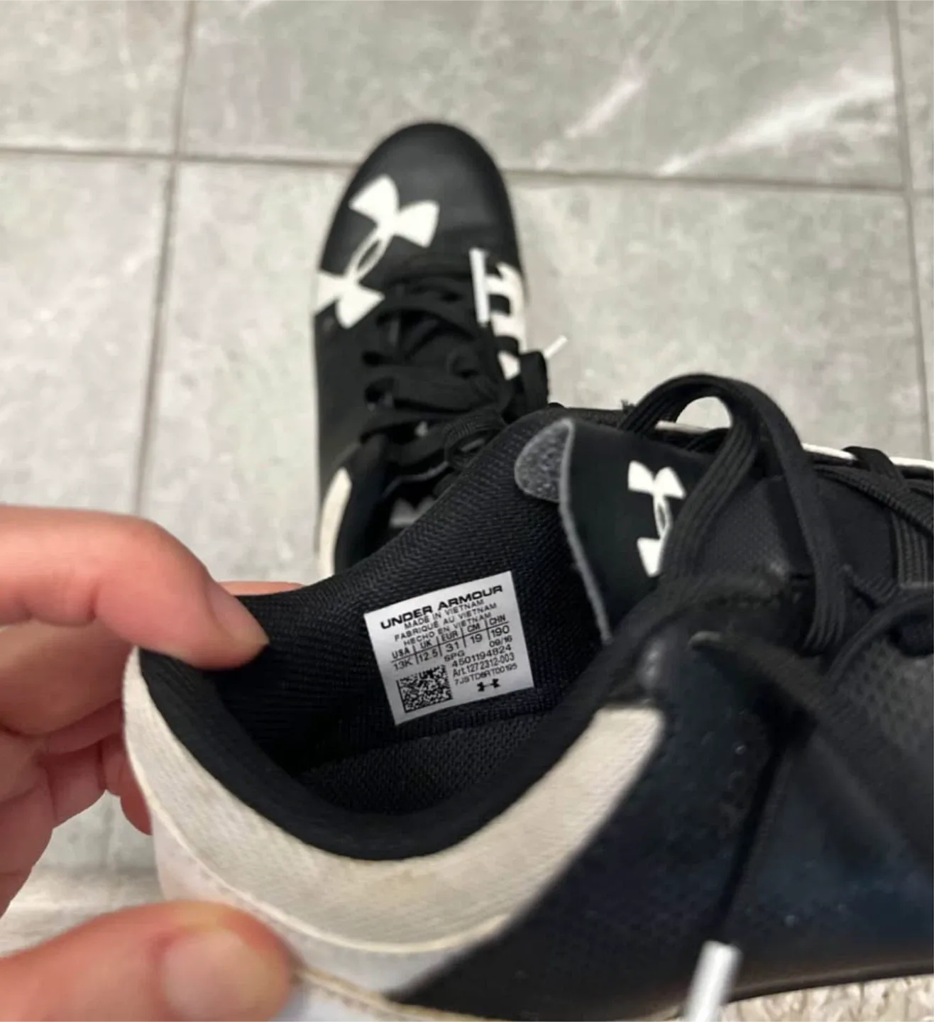 🧡 Under Armour Kids' Soccer Cleats, Size 13K image indicator(4)