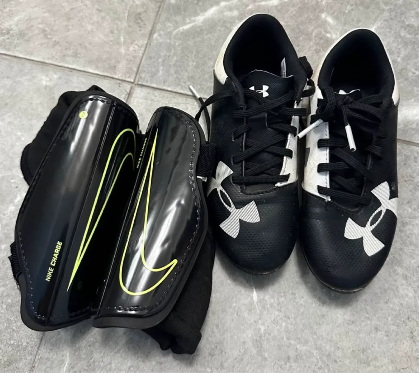 🧡 Under Armour Kids' Soccer Cleats, Size 13K image indicator(2)