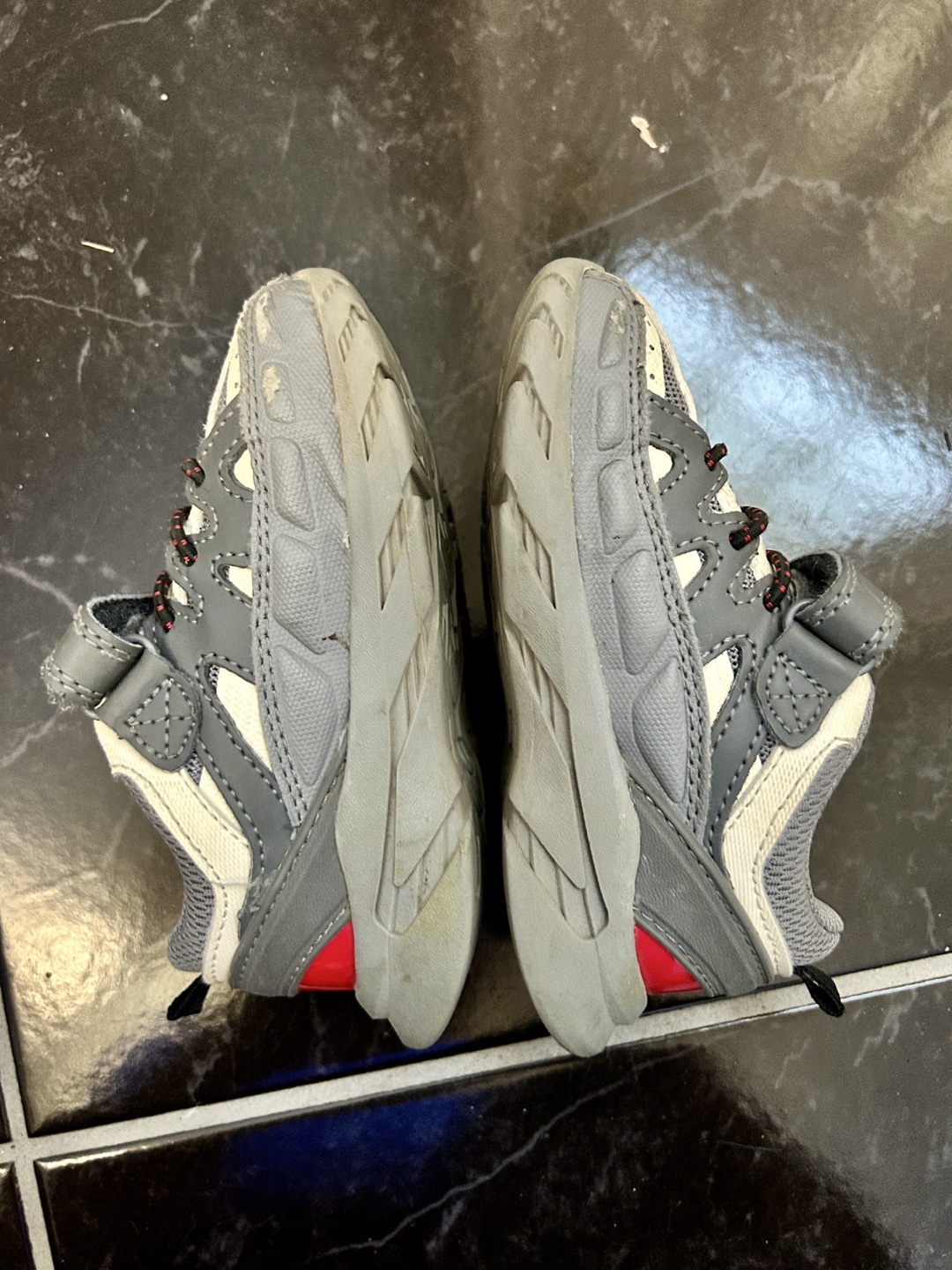 Free Toddlers shoes size 6 and 7 - photo 2